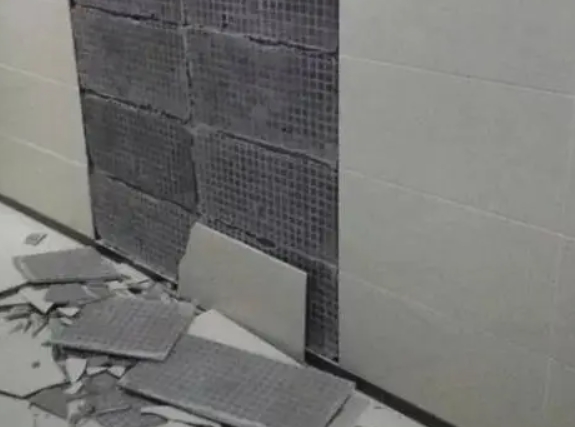 淇滨瓷砖空鼓维修公司分享下淇滨墙砖松动维修的知识